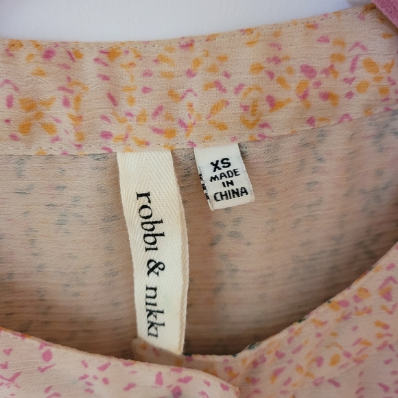 Robbi and Nikki Blouse - Picture 2 of 4